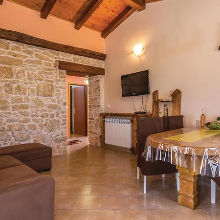 Tatil Evi Puzari Vi Pićan