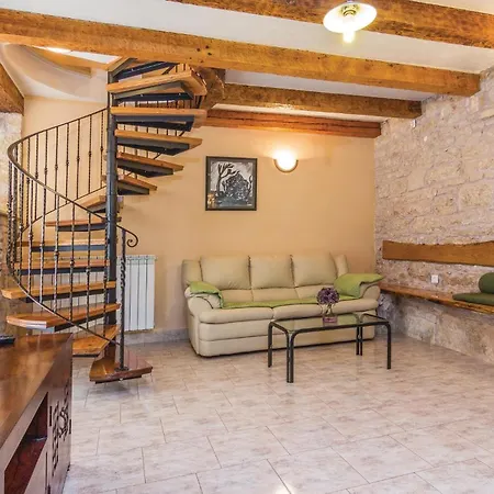 Tatil Evi Puzari Vi Pićan