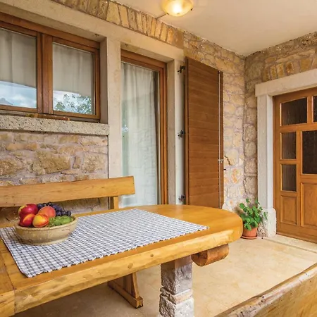 4 Bedroom Cozy In Puzari