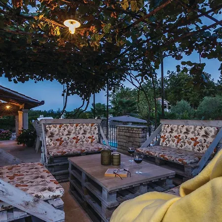 Tatil Evi Puzari Vi Pićan