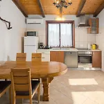 Puzari Vi בית נופש
