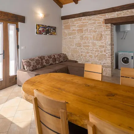 Holiday Home Puzari VI * Pican